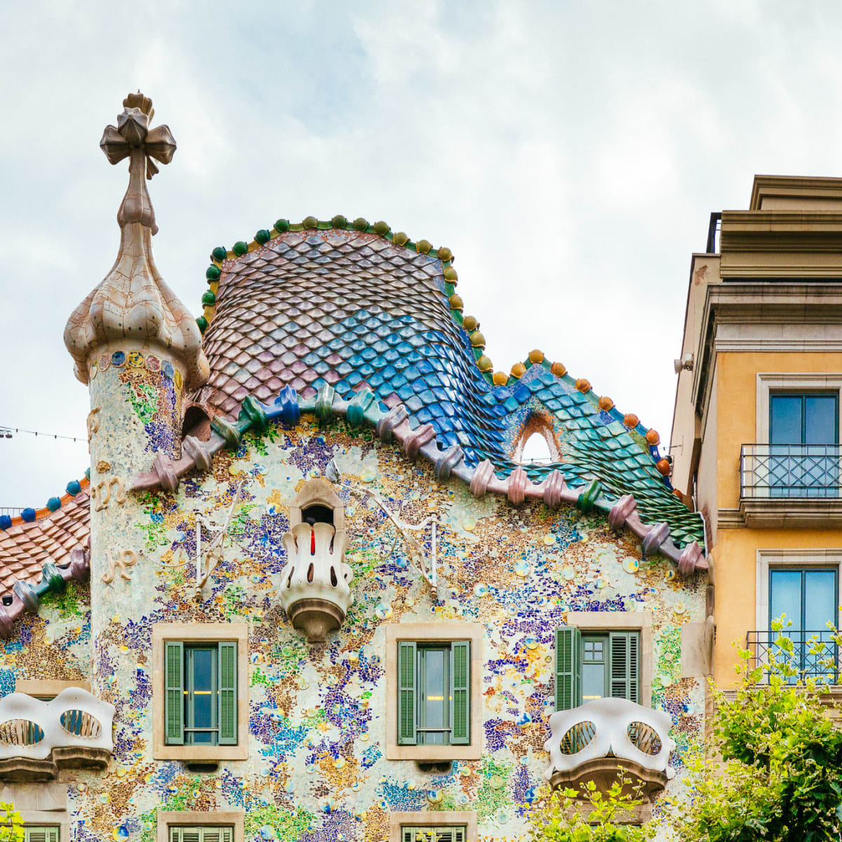 Meet Gaudi and the modernist through their architecture City tour in