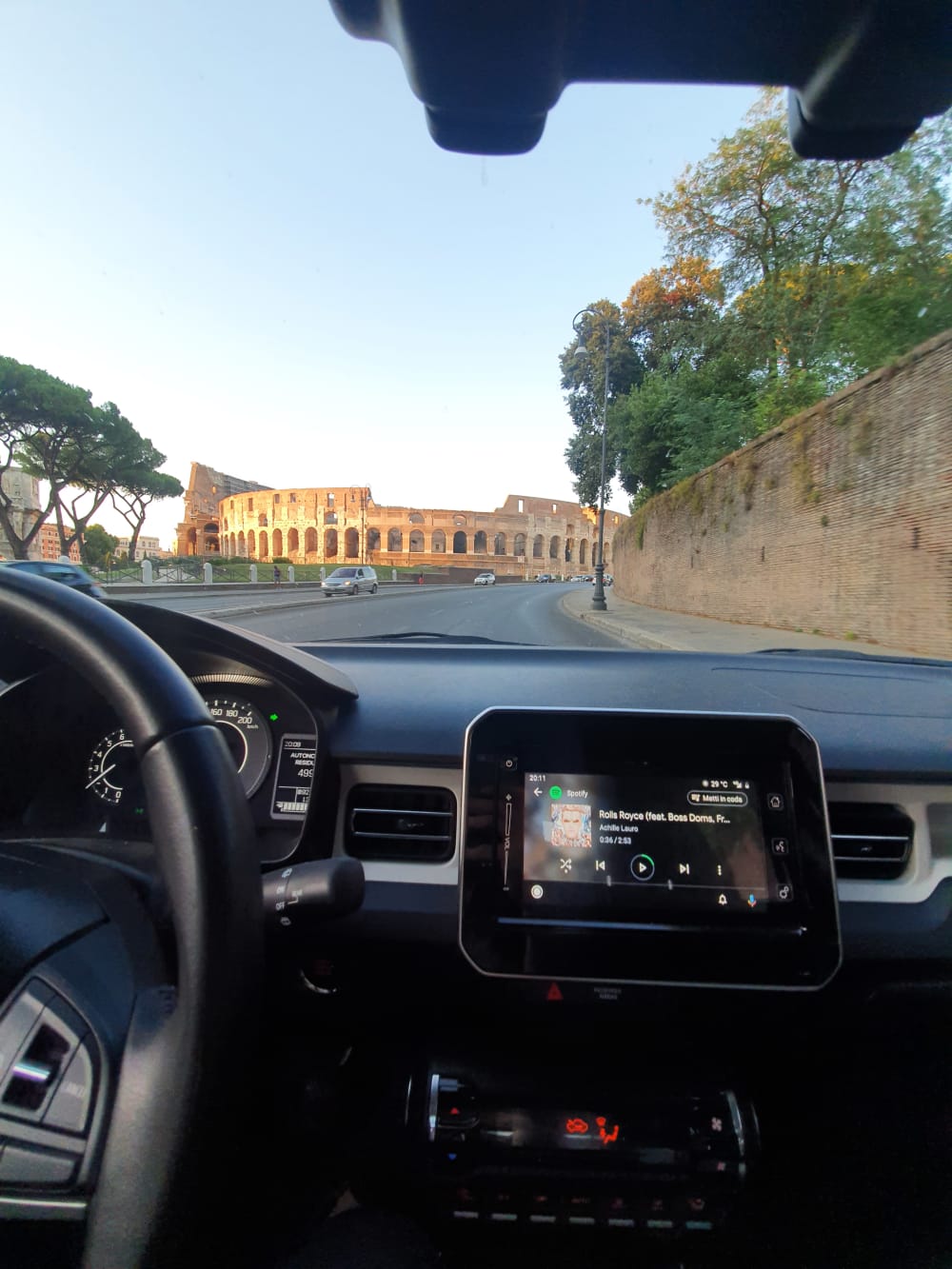 500 views of Rome: 100% bespoken private tour by hybrid car