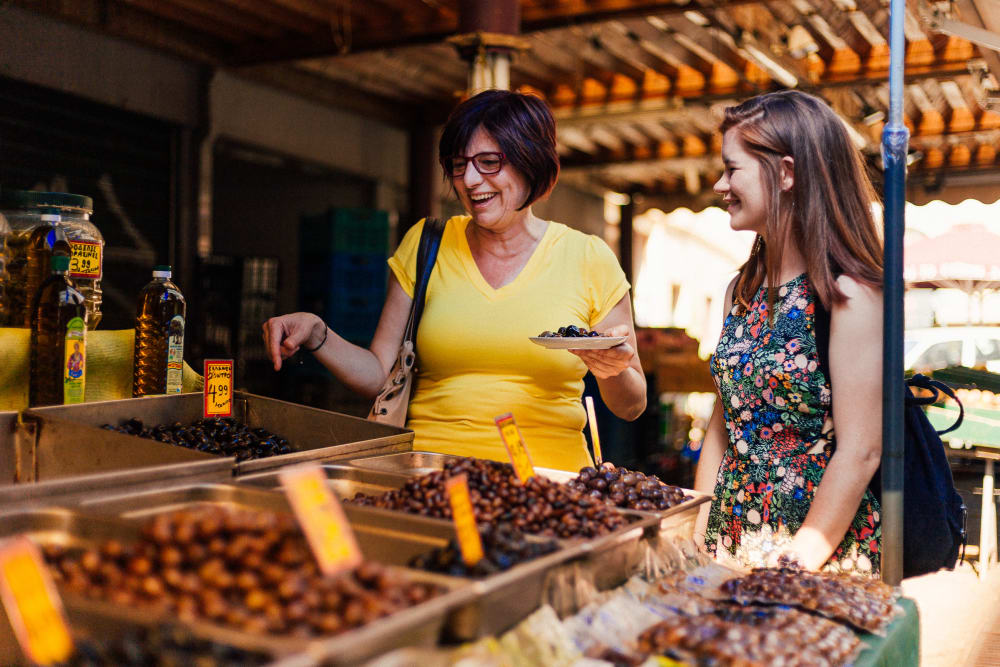 Delicious Food Tour with Food Journalist