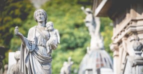 Recoleta Insider: A Walk Through Buenos Aires' Aristocratic Past and Artistic Present