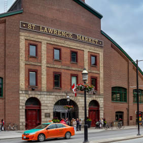 Picture of Toronto Grand City Tour: Luxury Car Experience