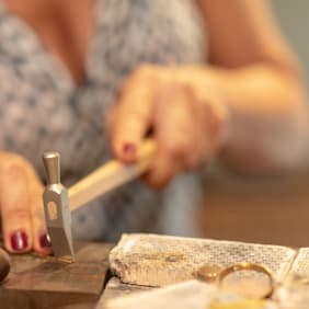 Picture of Jewelry Workshop at a Local Studio