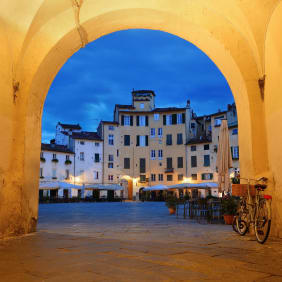 Picture of A Magical Evening in Lucca: City Tour