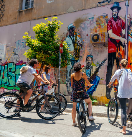 Explore the Urban life & Street art of Athens on eBike