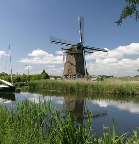 Private Windmill Tour by Boat – Discover Holland’s Hidden Gem