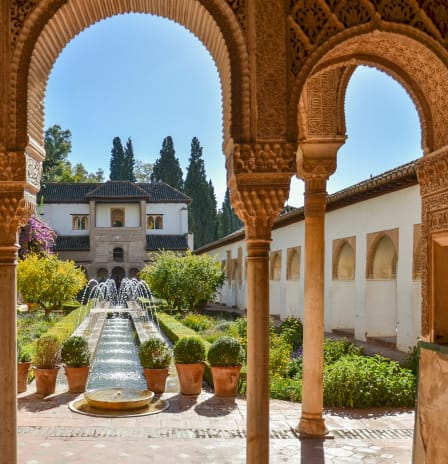 Alhambra Tour: Art & History