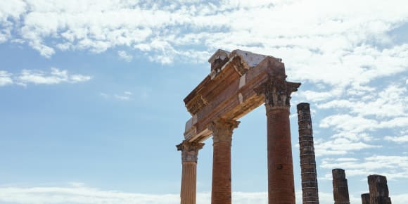 Picture of Family Fun Treasure Hunt Experience in Pompeii