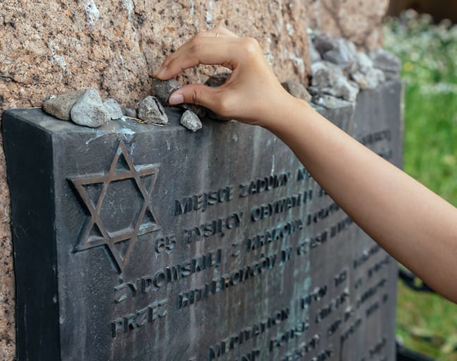 Kazimierz Jewish Heritage & Schindler’s Factory Tour with a Local