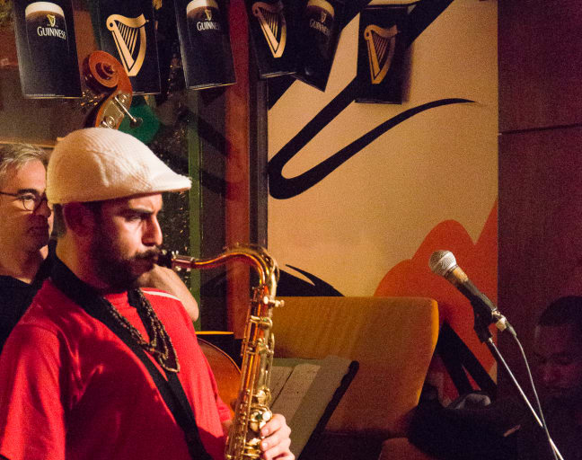 The Paris Live Music Crawl with a Musician 