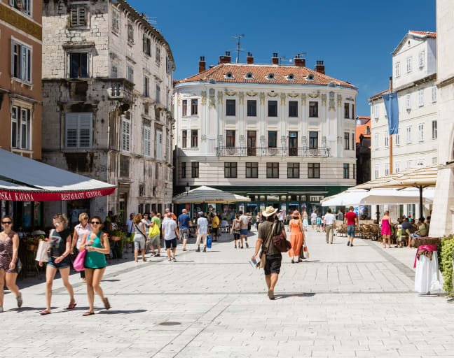 Capture Split: A Photography Walking Tour