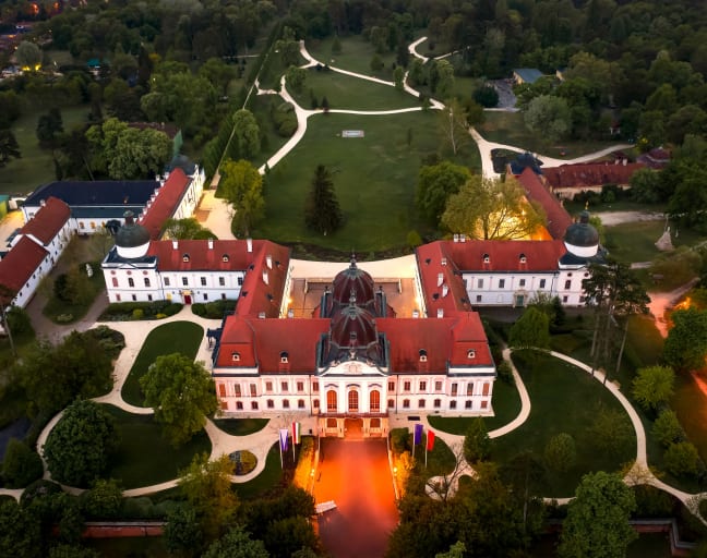 Royal Gödöllő: Sisi Summer Palace by Train