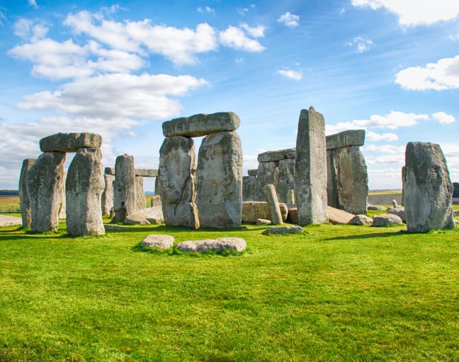Stonehenge & Bath: Full-Day Trip from London by Car