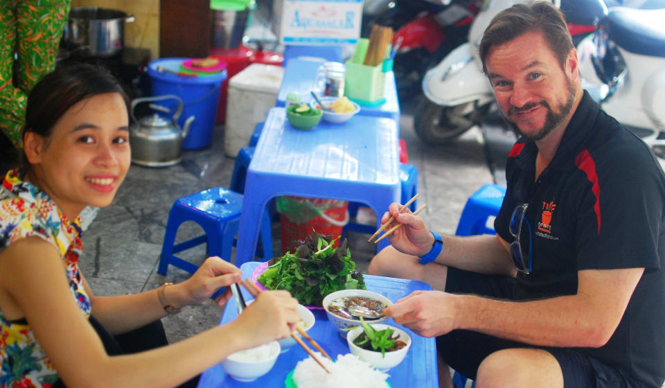Have a Meal with an Enthusiastic Local