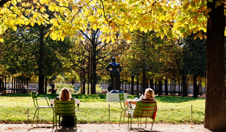 Which places can you visit on your bike tour in Paris?