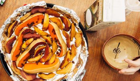 Top down view of a pie that gets ready to be baked