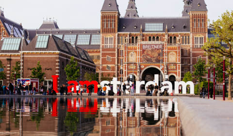 The I amsterdam sign in front of the Rijksmuseum