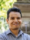 Portrait from local Rogelio - The Knowledgeable Local 