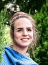 Portrait from local Lisa - Your personal guide