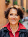 Portrait from local Sarah - The wine-loving writer