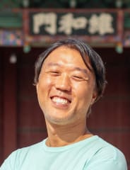 Ho Jin - The Swimming Traveler