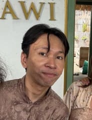 Muhanif - Foodie Storyteller