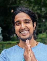 Shanthuru - The Vegan Yogi 