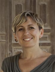 Maja - Passionate Art Explorer