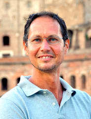 Carlo - The Adventurous Historian