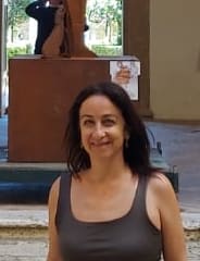 Alessandra - History storyteller and foodie!