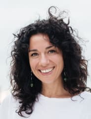 Veronica - Art & Music Enthusiast