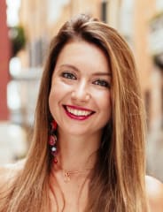 Lucia Bondetti  - The Passionate Art Historian 