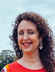 Verónica - The Local Expert