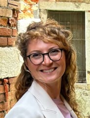Alexandra - Sommelier & Tour leader