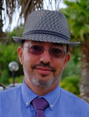 Alfredo - The no stress host...
