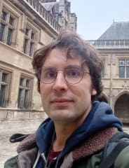 Lucien - Licenced Guide, history lover and passionate revolutionary Parisian