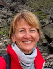 Silvia - The funny tour-guide