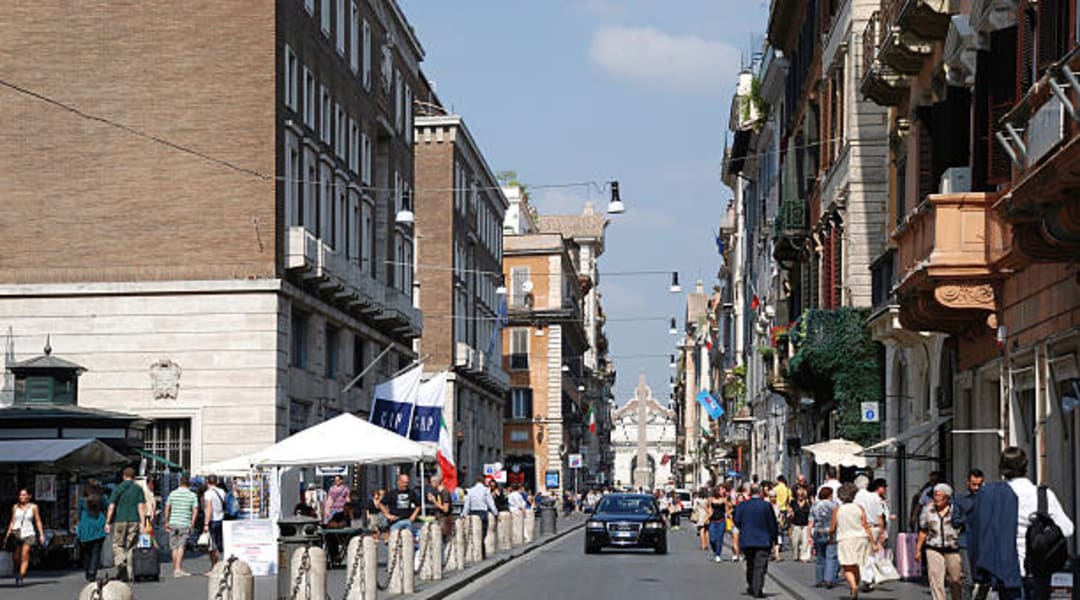 Personal Shopping in Rome - Shopping in via del Corso with Julia
