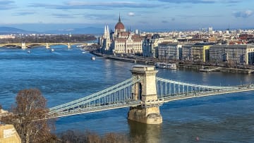 Szechenyi Chain Bridge Tours in Budapest