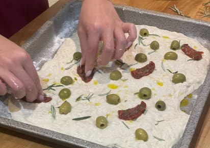 A Taste of Italy: Private Pizza/Focaccia Cooking & Dining Experience in Basel - 458aed425ecef82d392de131fba51416