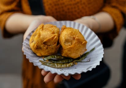 The 10 Tastings of Mumbai: Street Food in Mumbai - aa08caa13f9e2451851202047fa64fb9