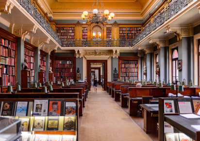 Discovering the Victoria and Albert Museum: Art, Design & Culture in London - AdobeStock_363388972_Editorial_Use_Only.jpg