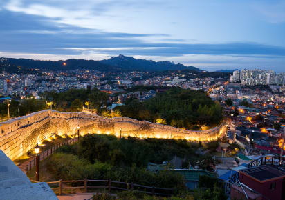 Fortress Night Walk & Local Dinner in Hyehwa in Seoul - Naksan_Mountain5.jpg