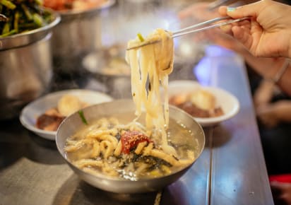 Seoul’s Street Food: A Vegetarian Gwangjang Market Tour in Seoul - Seoul_Vegetarian_Market_tour3.jpg