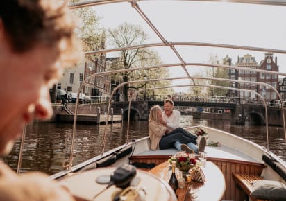Mini Romantic Boat Tour Amsterdam including Bubbles & Bites in Amsterdam - e170d33d42f839d98c5c0431350d3875