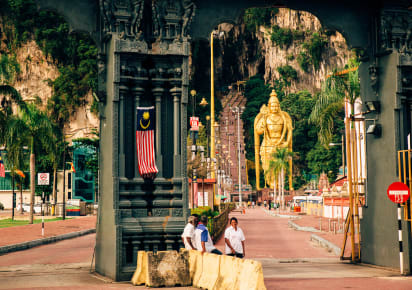 Batu Caves, Culture & Dizzy Towers in Kuala Lumpur - e510a1b9d8d6cebd9ea8d63d8e234b66