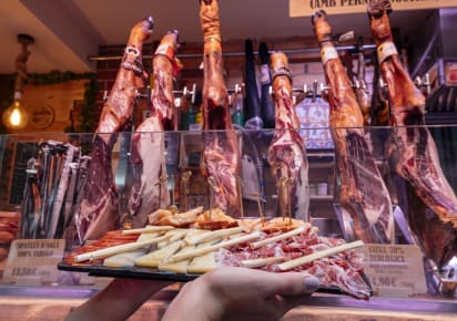 The 10 Tastings of Barcelona: Local Markets  in Barcelona - e7a748634f2e02410e729da4b60c1e40