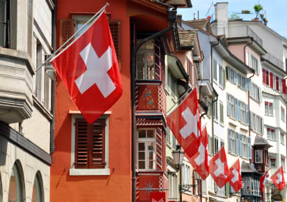 Withlocals Exclusive! - Zürich City Tour Your Way in Zürich - AdobeStock_45468117