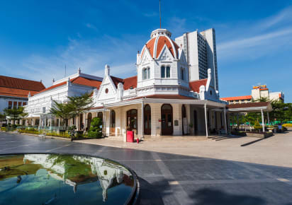Withlocals Your Way! - Surabaya City Tour in Surabaya - AdobeStock_639594821