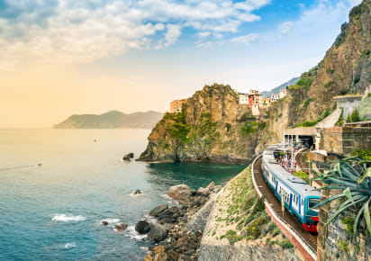City Escape: Cinque Terre by Train Day Trip in Genoa - Genoa_Cinque_Terre_train