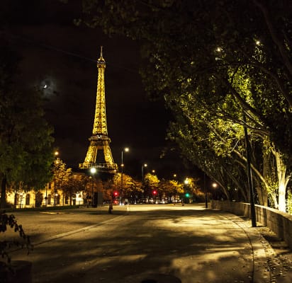 Lights Up! The Eiffel Tower Shines - Eiffel Tower Restaurant